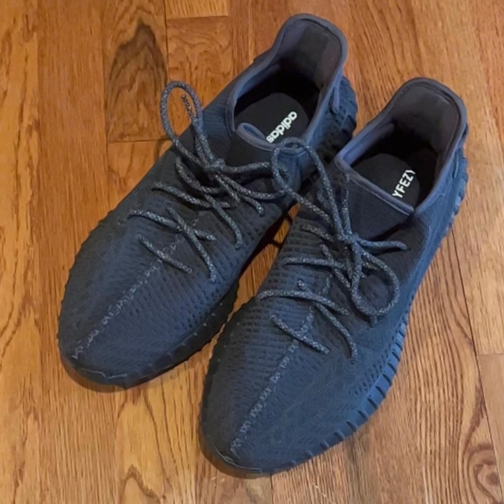 Authentic Adidas Yeezy Boost 350 V2